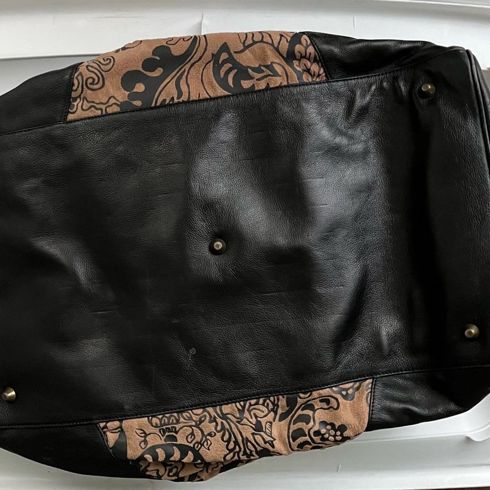 His & Hers Matching Duffel Bags - Picture 6 of 9